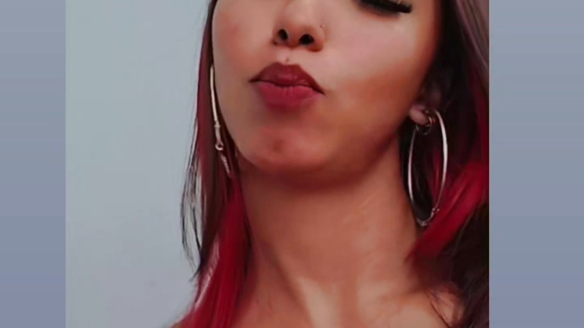 1000018600 - video van -Ana cam-model