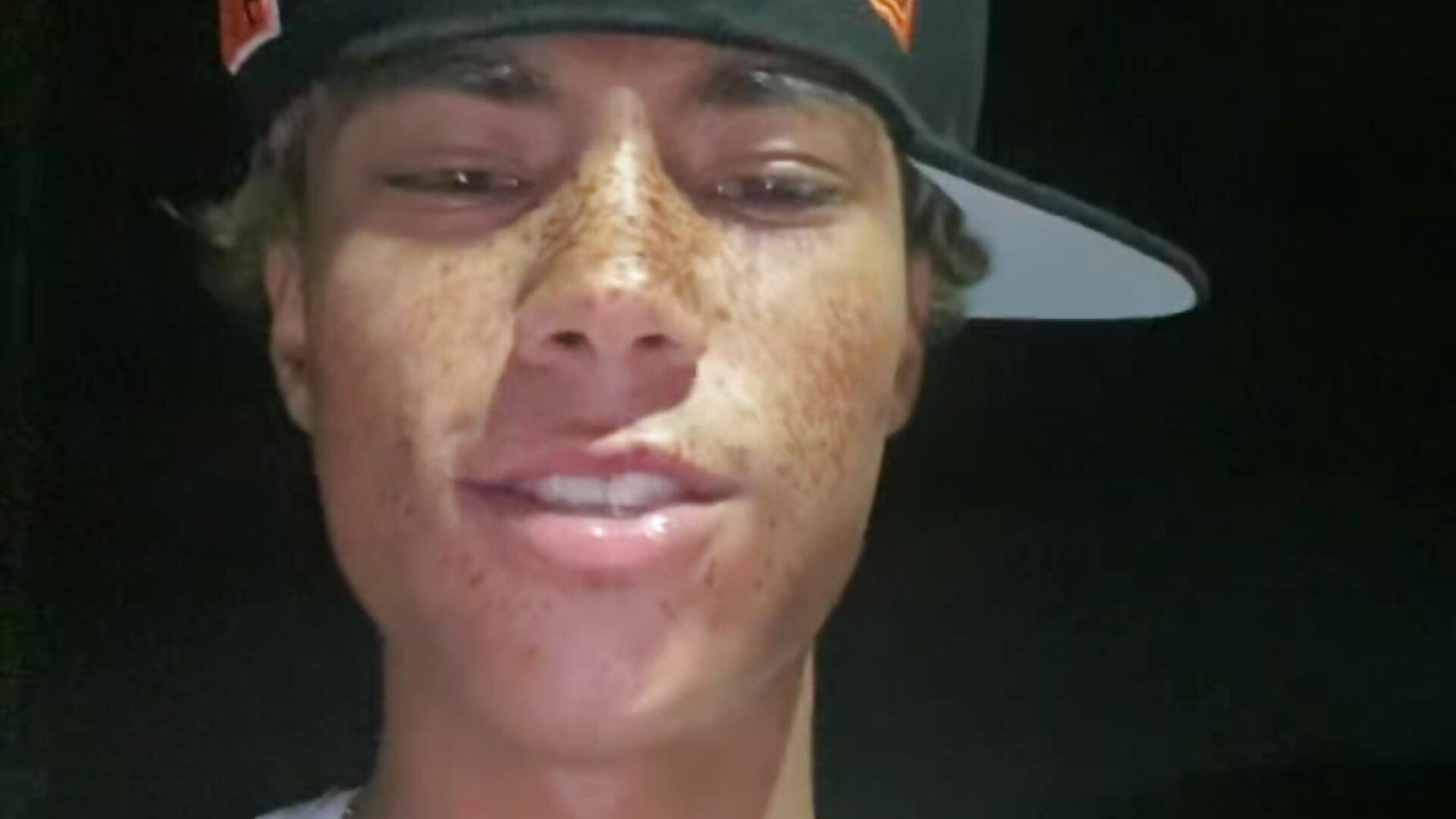 089620bfbb5a4bf2927dbf4e70c5c84c – video od webkamerové modelky Adan21_cm