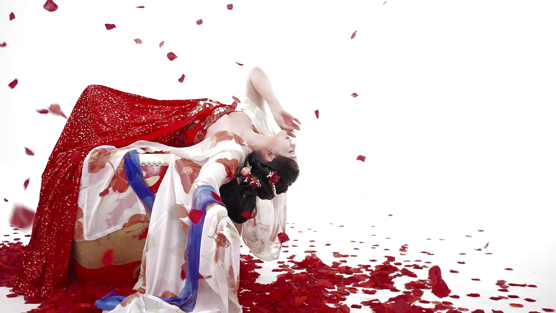 不讨好任何冷漠 - video by Shining-Elle cam model