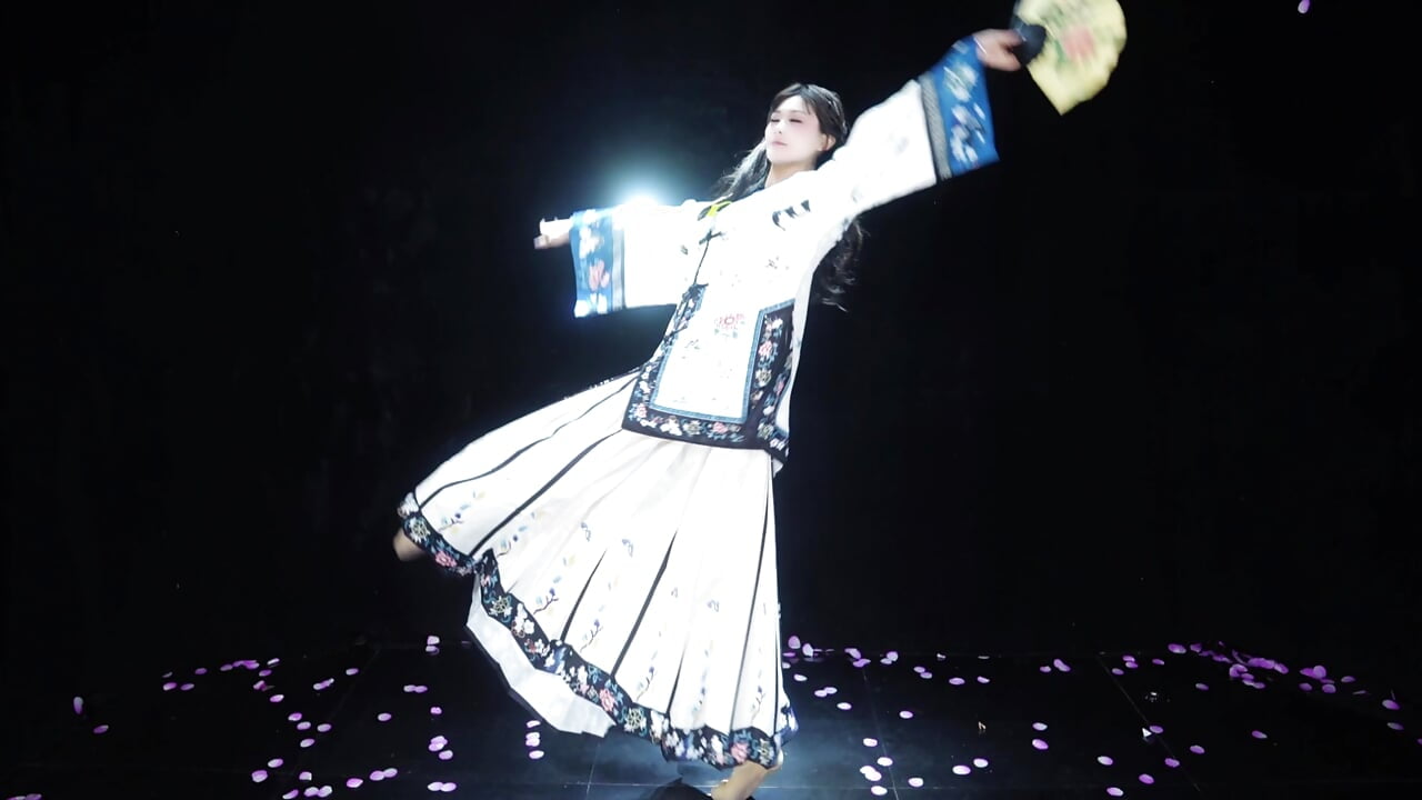 戏文说 - video Shining-Elle kameramallilta