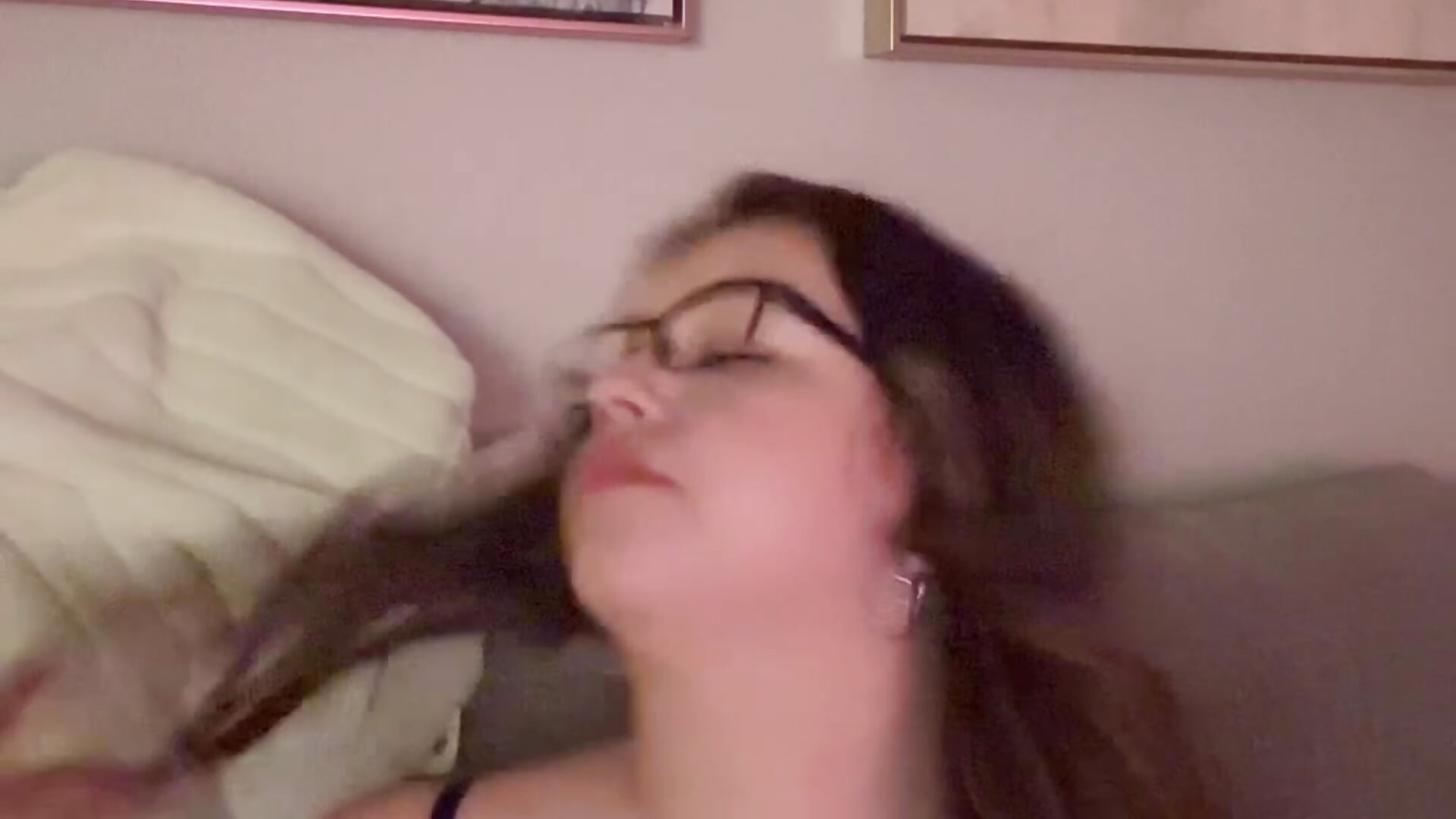 Late night fun sucking on ur “cock” 🤤 - goldieblunt主播的视频