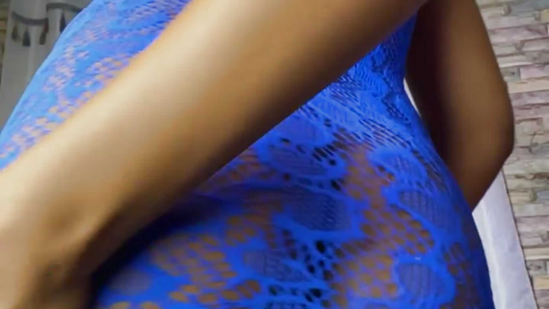 Tease - video của người mẫu cam SluttyEll