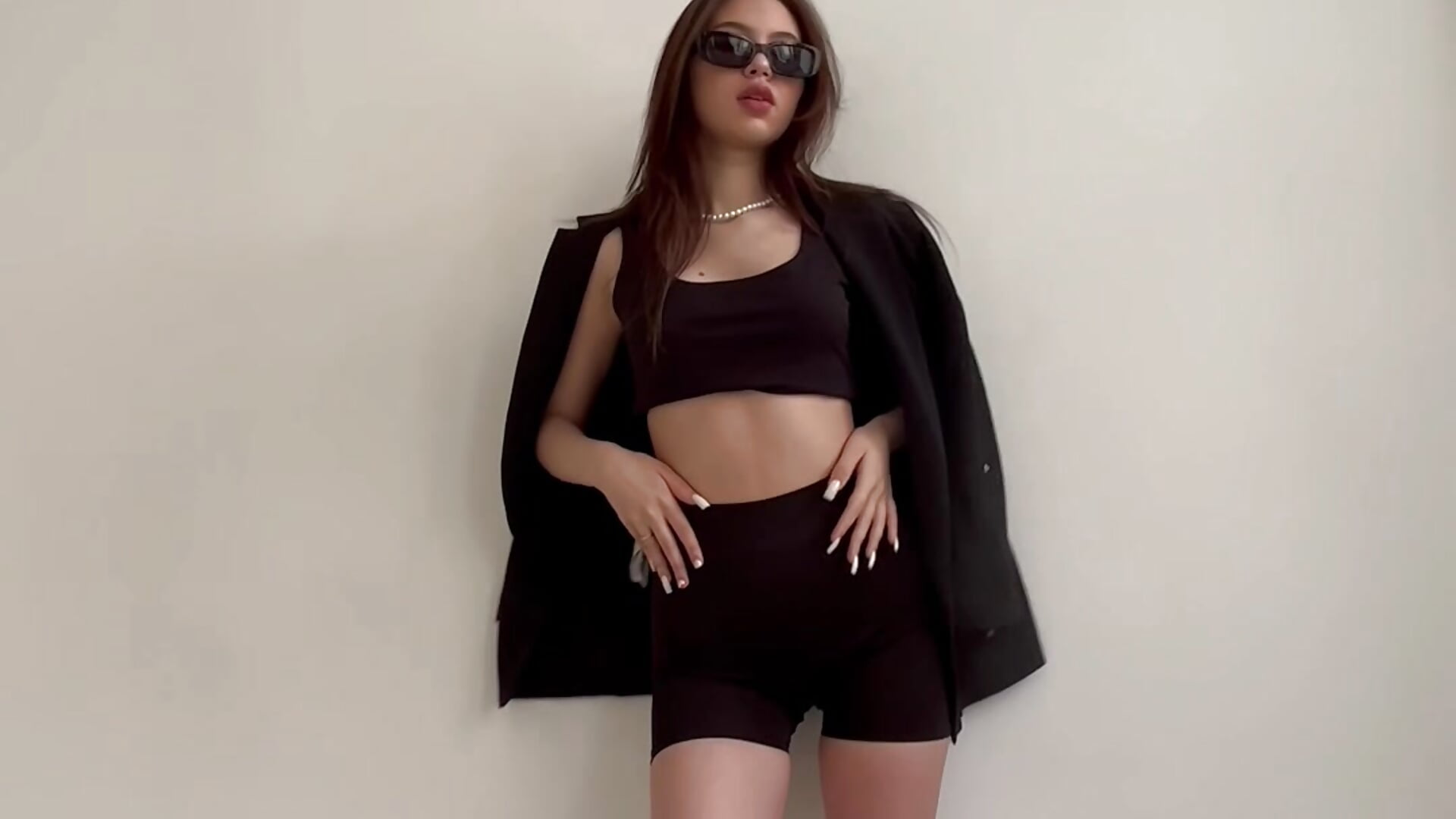 🥵 - відео від вебкаммоделі Hey_Mia