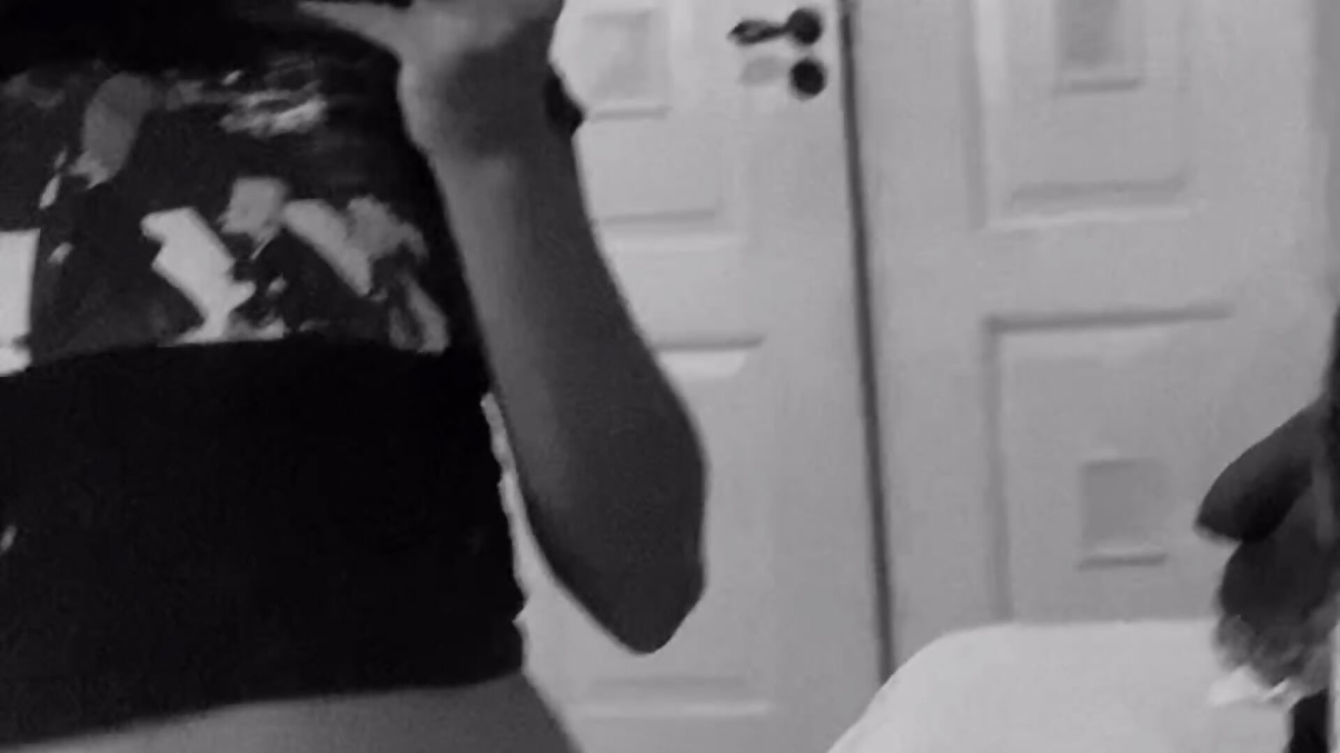 D1EC10BC-5CE9-49F0-8E5D-7BD1E6878977– casal_atrevido kameramodell videója