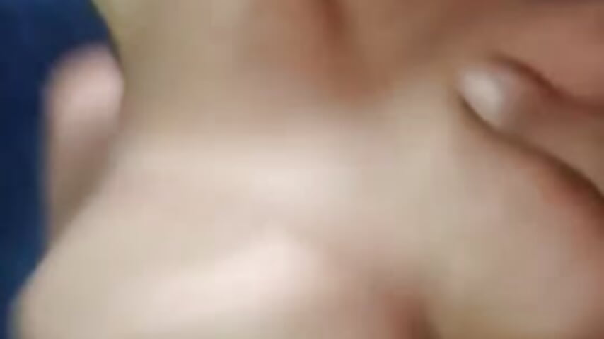 Eating the pussy of 4/ comendo a bucetinha de 4