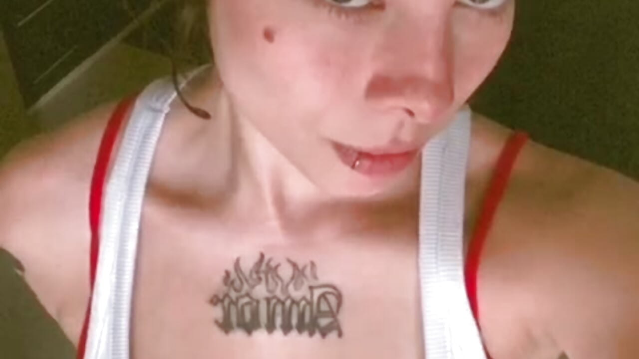 My cutie face - video by Isalove99 cam model