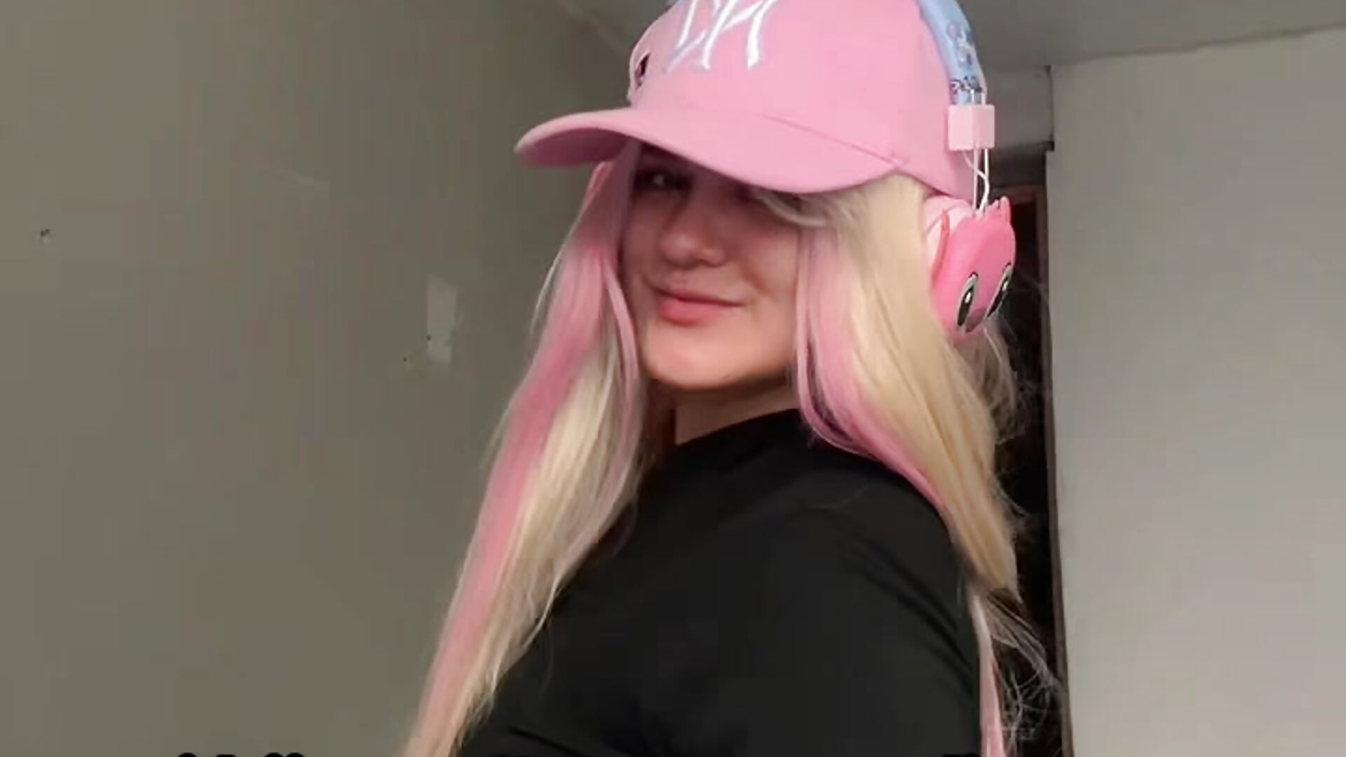 bailecito mor 😍 - video by baby_boom777 cam model