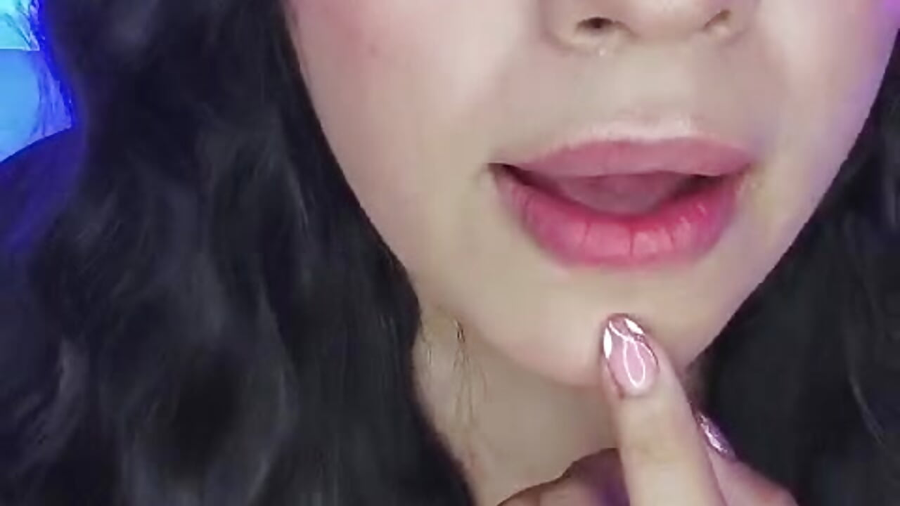 🥵 - vidéo du modèle de showcams Rousie_