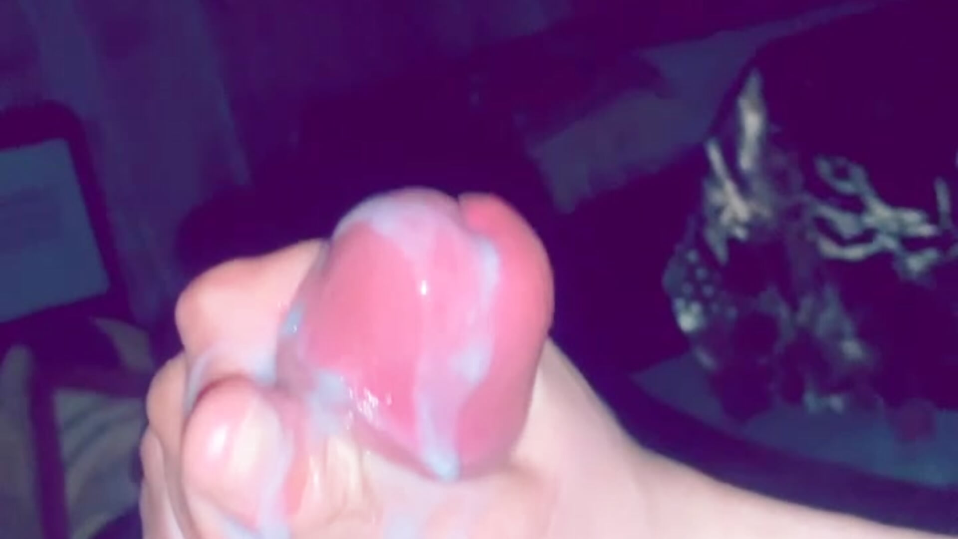 A lot of cum on my bodyy 🔥💦