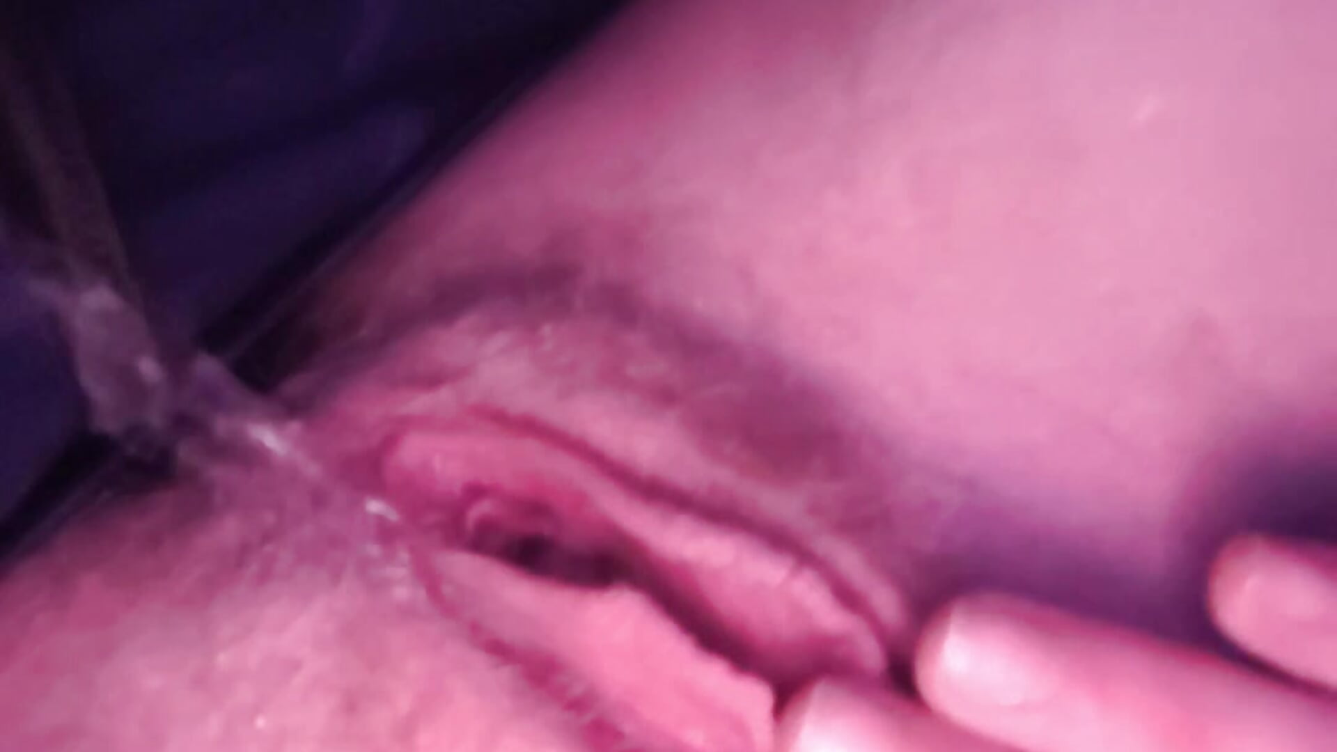 Ejaculation féminine — filmik Lunaxx183400, modela(-lki) na kamerkach