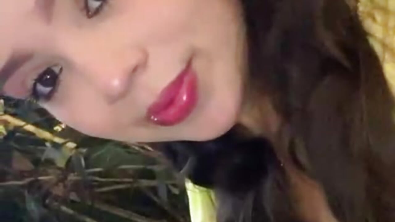 Hey baby - video di Emely_pregnantt modella di cam