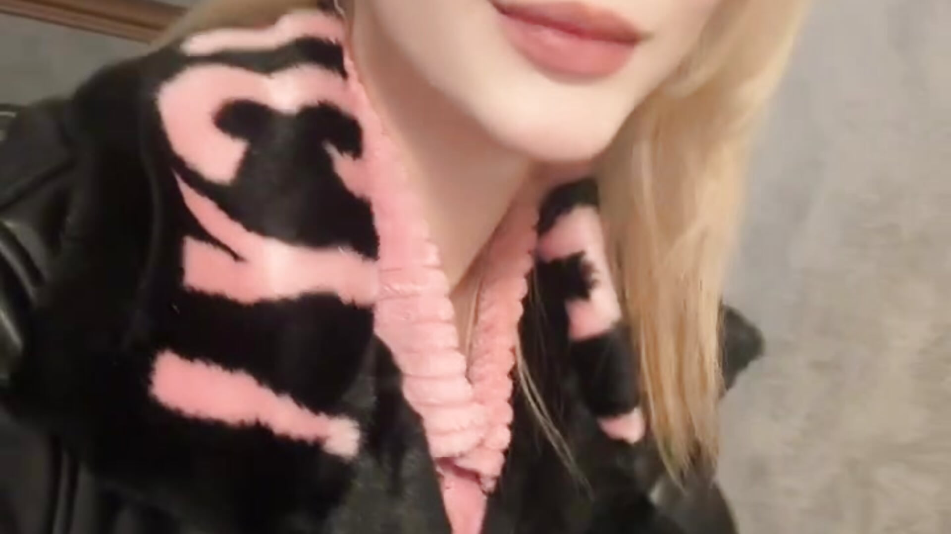 Love - video av LadyFoxLove cam-modell