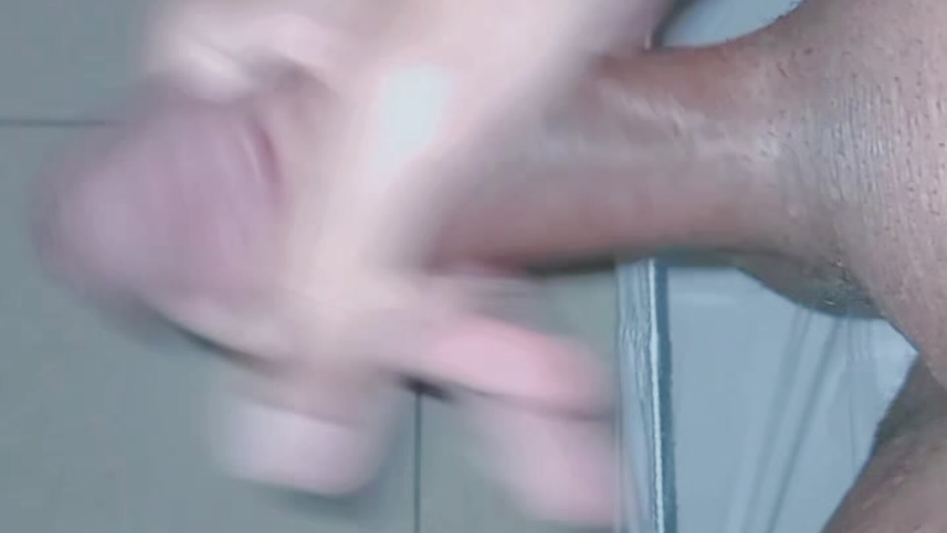 زبي صغير حليبه قليل - video của người mẫu cam Zioiuy