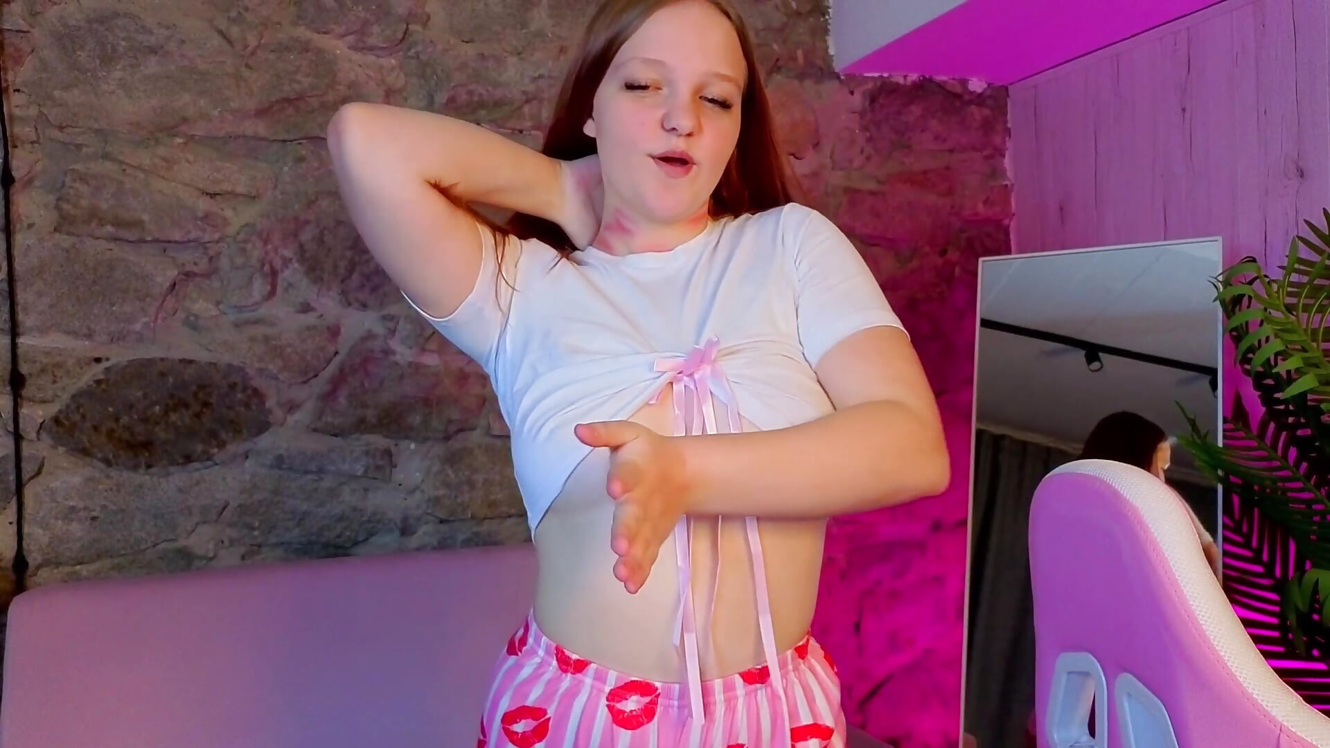 i like my pics on my body )) wbu? — filmik Candy_Lir, modela(-lki) na kamerkach