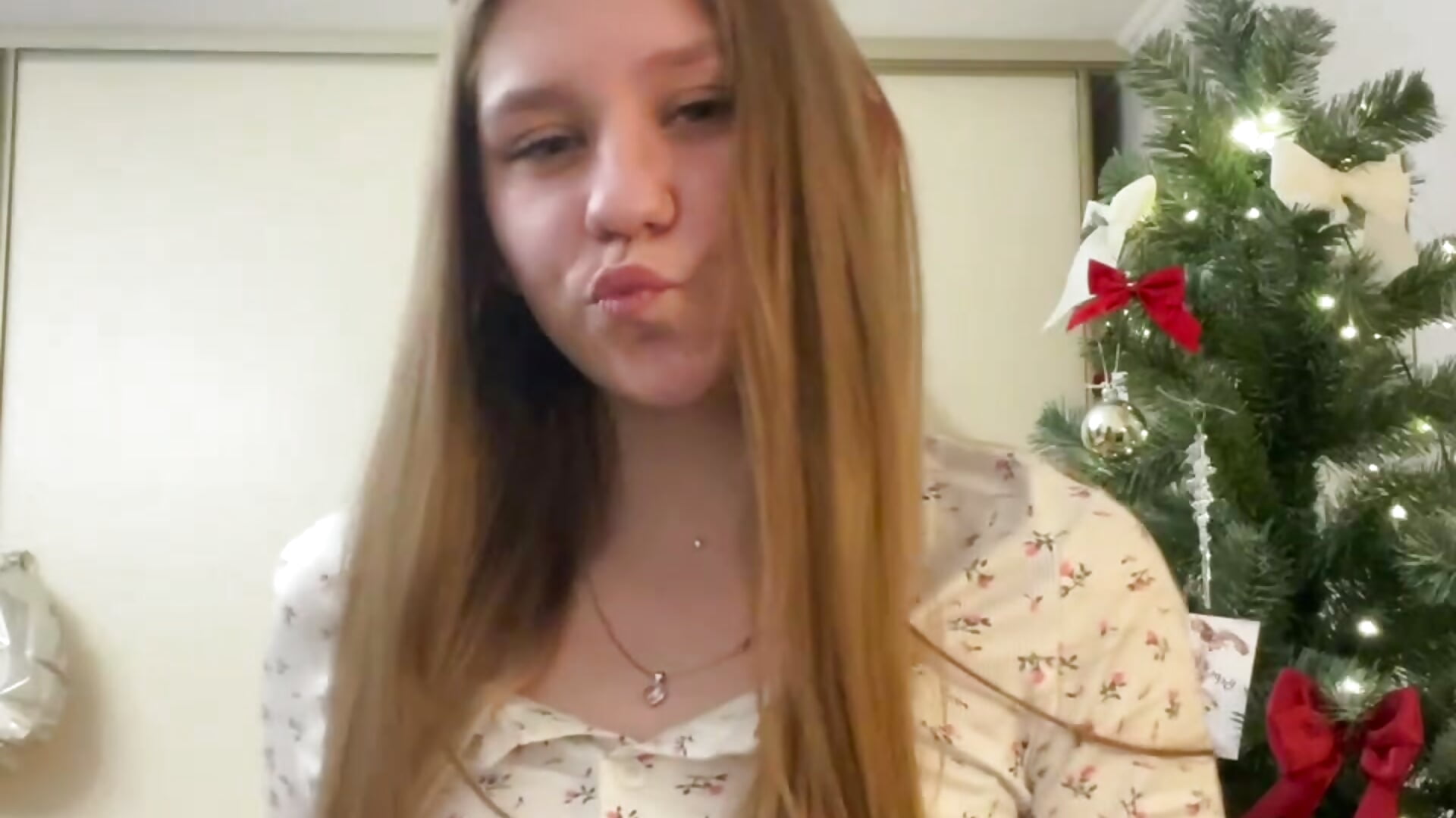 💖 - video oleh ShantellAngulo kamera model