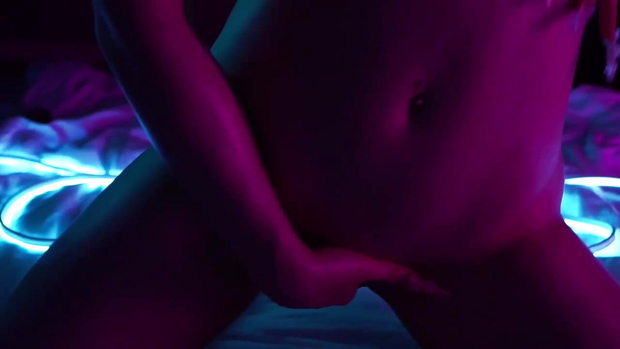 i wanna fuck my dj