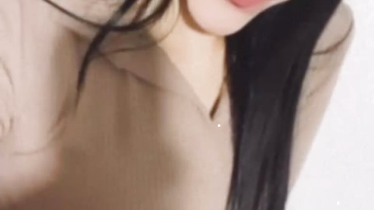 💚❤💜💛 - відео від вебкаммоделі Ahri_Roouux