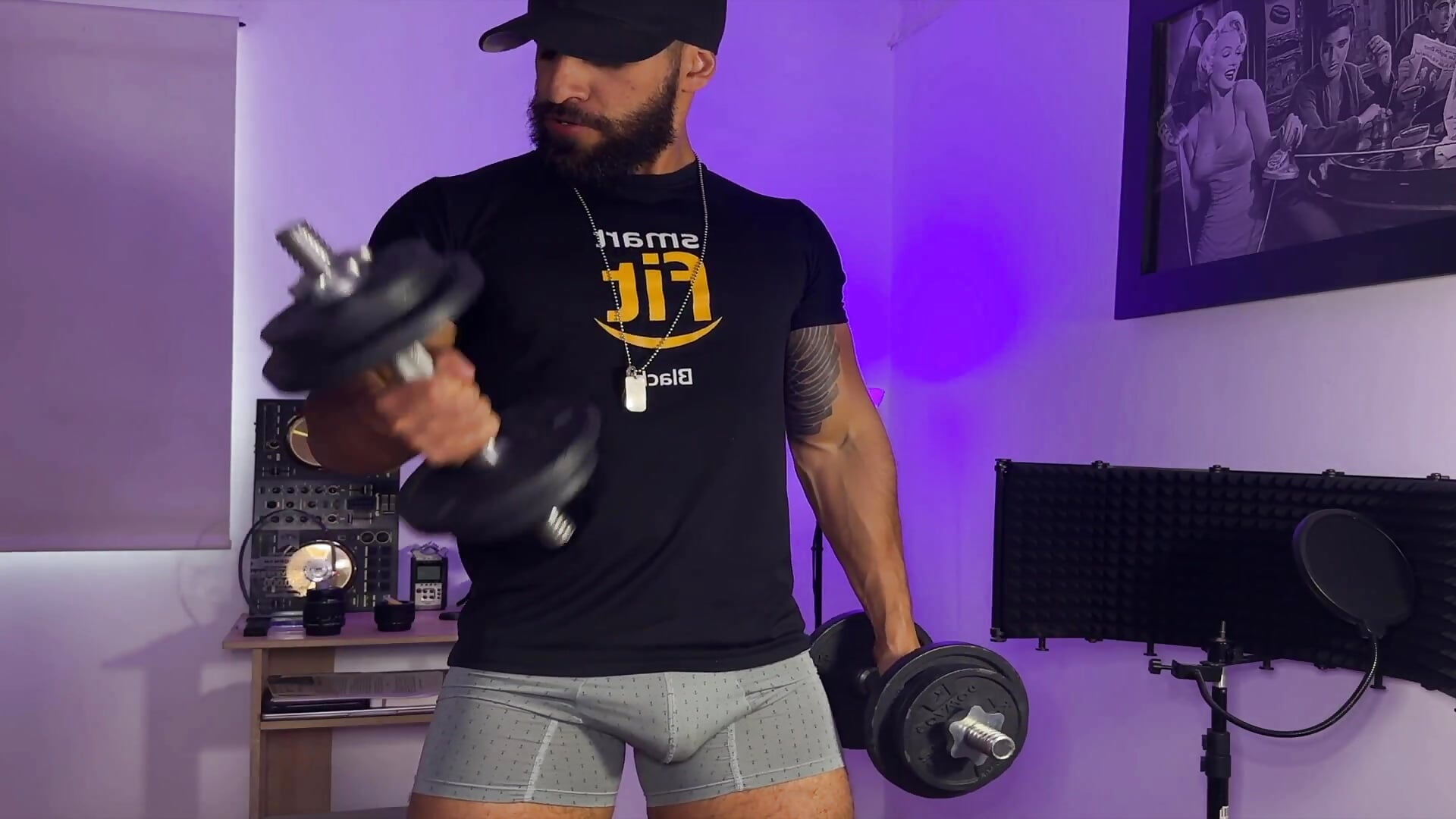 MUSCLE TEASER - video by SamDornan51 cam model