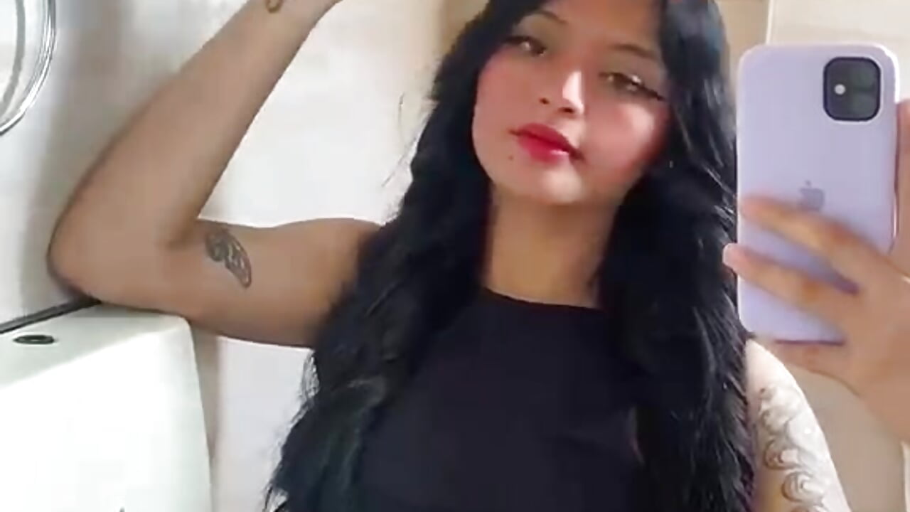sexy curves 🎀 - video by Maddie_T18 cam model