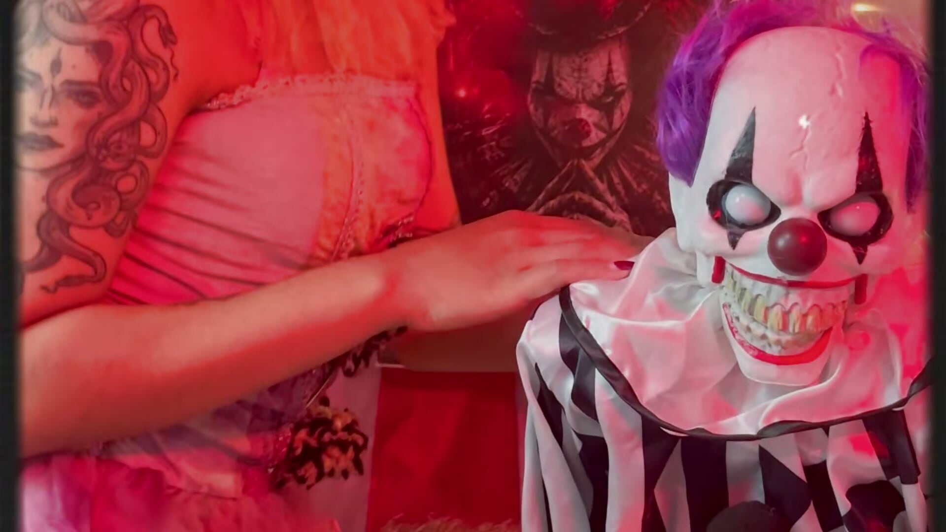 THIS IS HALLOWEEN! LETS ENJOY YOUR BEST CLOWN! - Maddie_T18 adlı kamera modelinin videosu