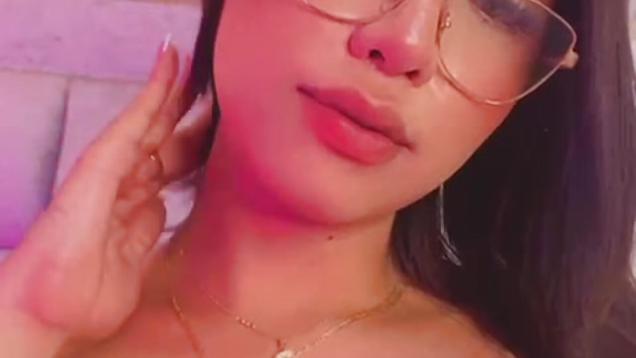 Kisses for you! - vidéo du modèle de showcams AlanarRosse