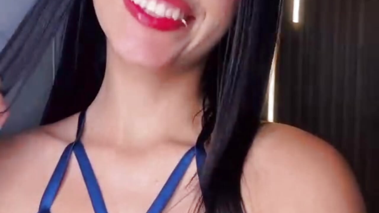 "I long to have you inside me." 💙 - vídeo de la modelo de cam Perla_lovely_