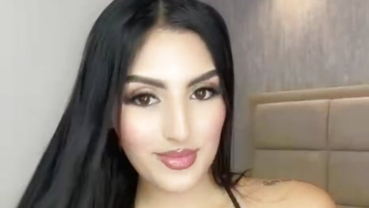 your favorite girl - video oleh AriaaMoon_ kamera model