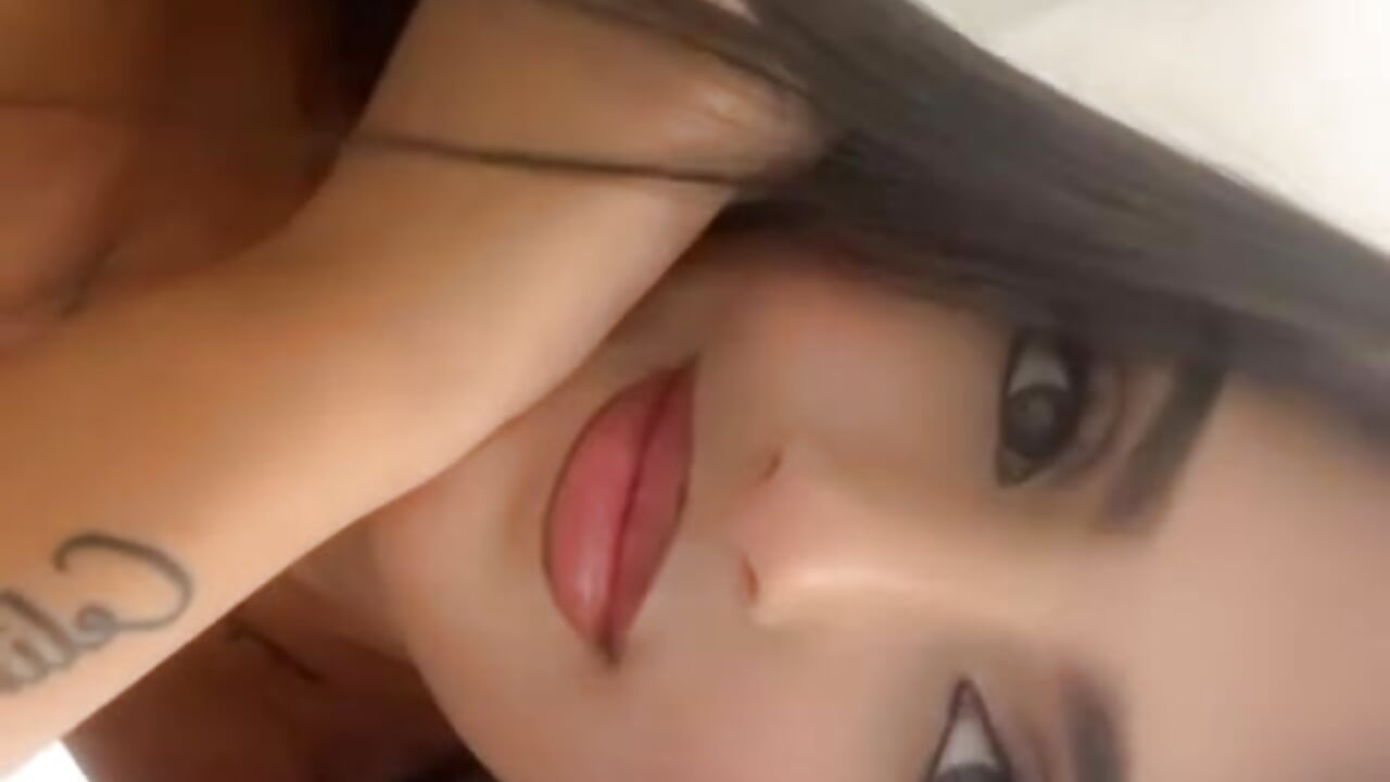 BEAT MY TAIL FOR YOU - video oleh AriaaMoon_ kamera model