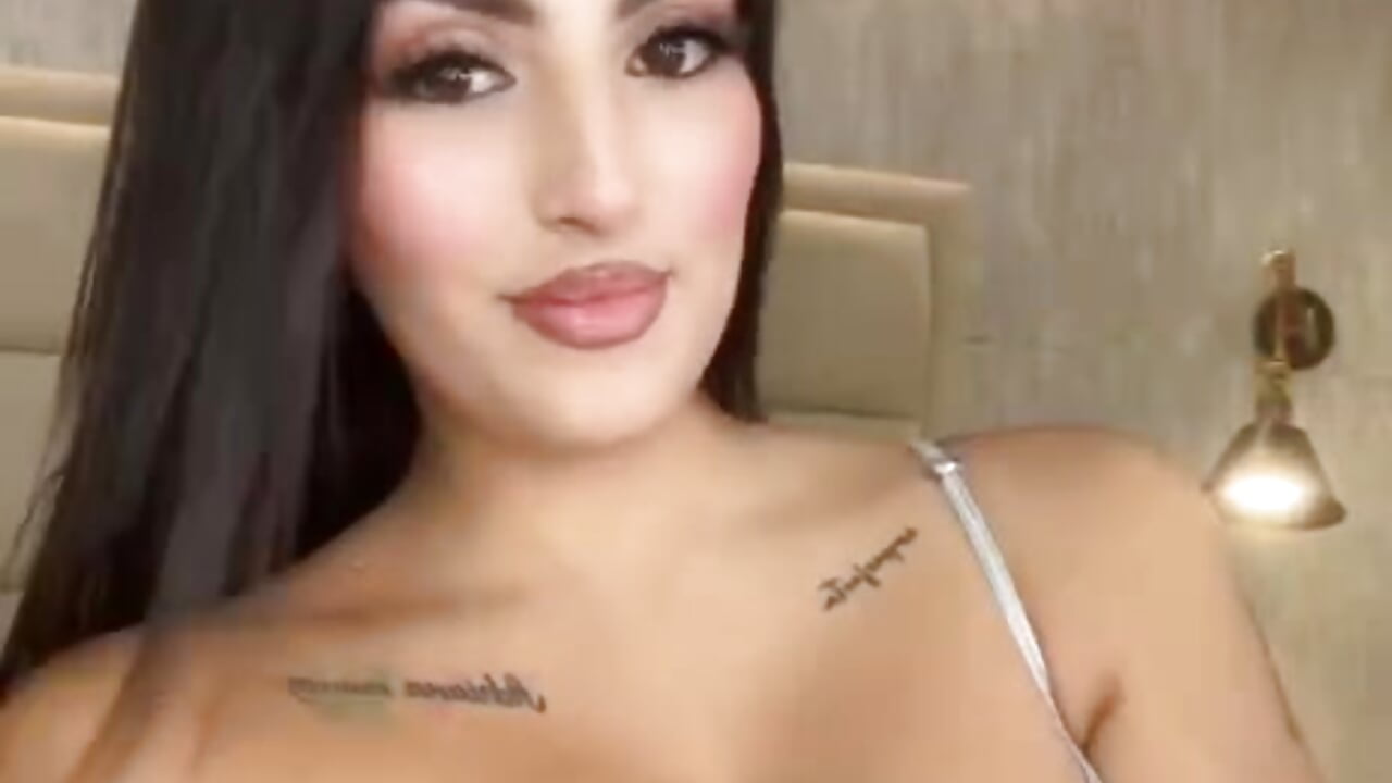 😋 — filmik AriaaMoon_, modela(-lki) na kamerkach
