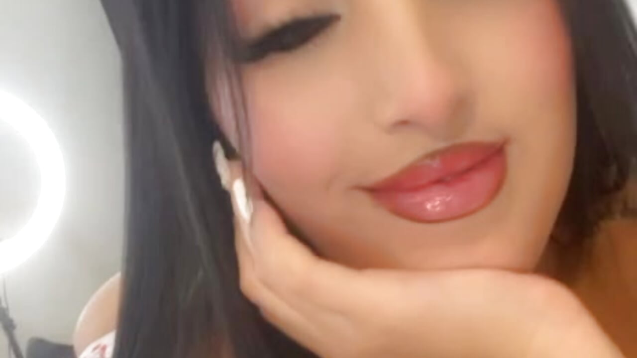 Hey, I'm ready for you. - vidéo du modèle de showcams AriaaMoon_