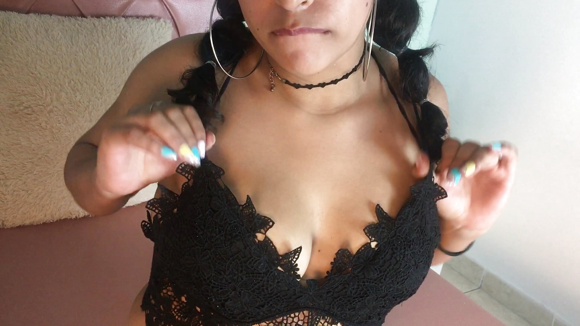 boobs? - video của người mẫu cam Aaliyah1_