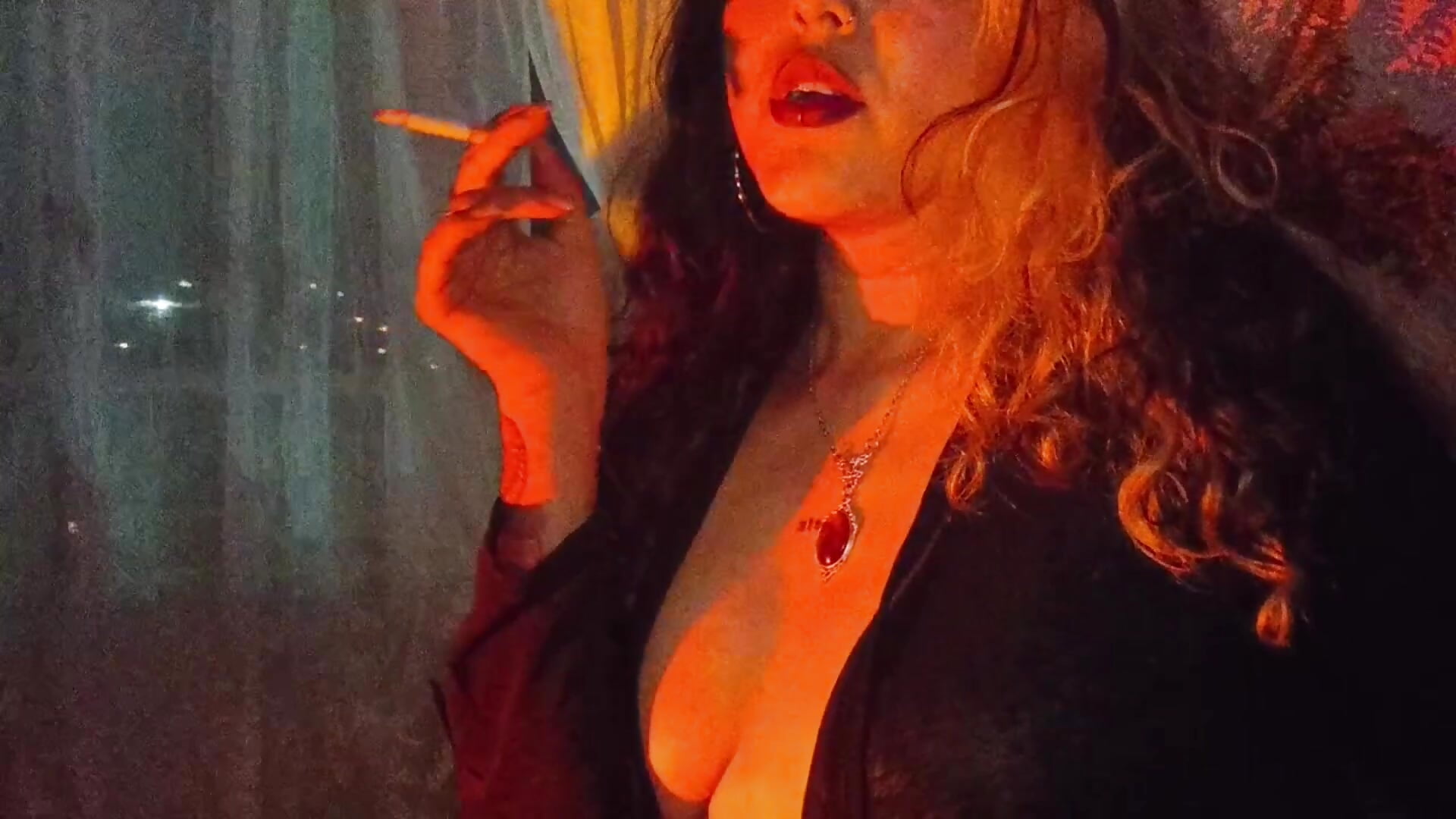 smoking after sex🤤 - video của người mẫu cam la_venuss