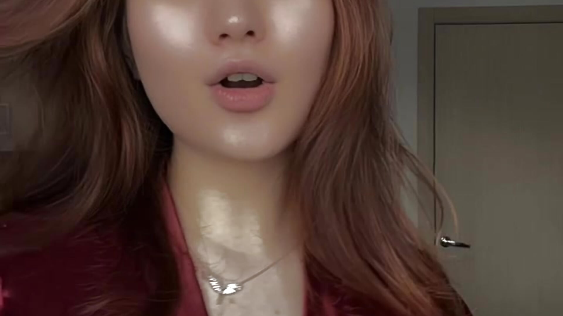 😘😎 - 視頻由 TemikaAltvater 主播提供