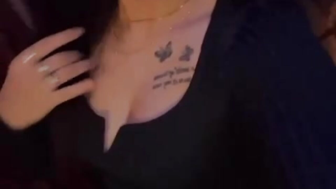 kISSES  🫦 – video af AstraeaHOT cam-model