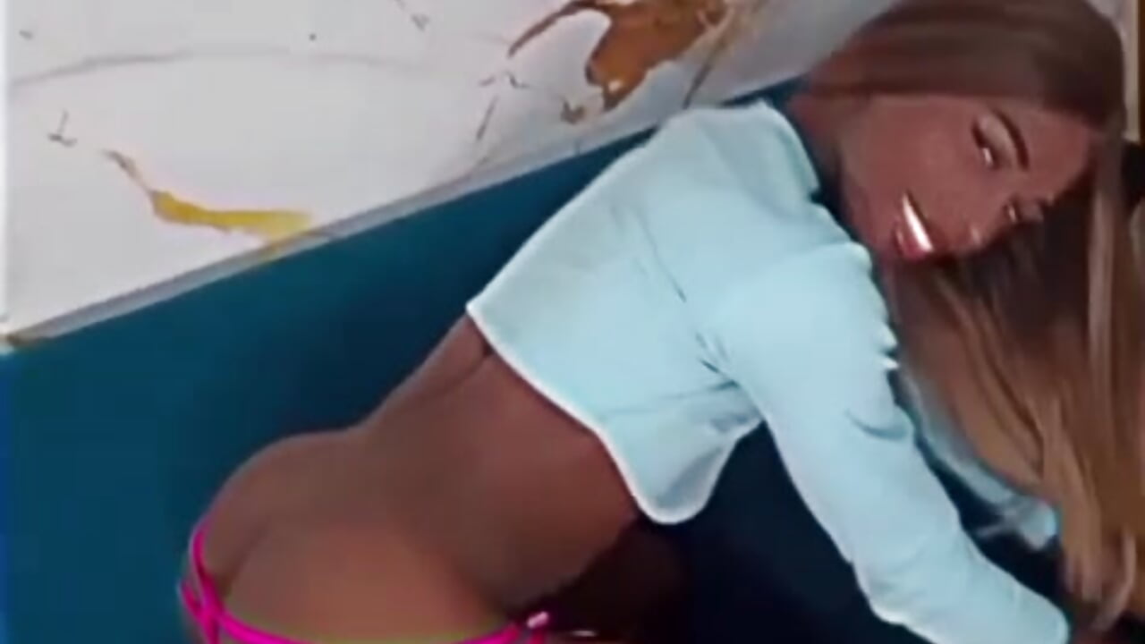 im the prencess - відео від вебкаммоделі hellen_jh0ns