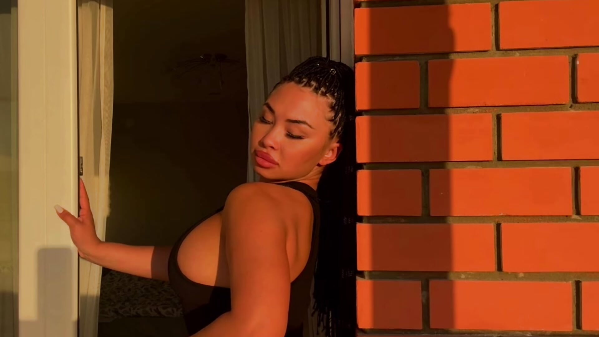 the morning doesn't start with coffee😍 - video by LadyDaaamn cam model