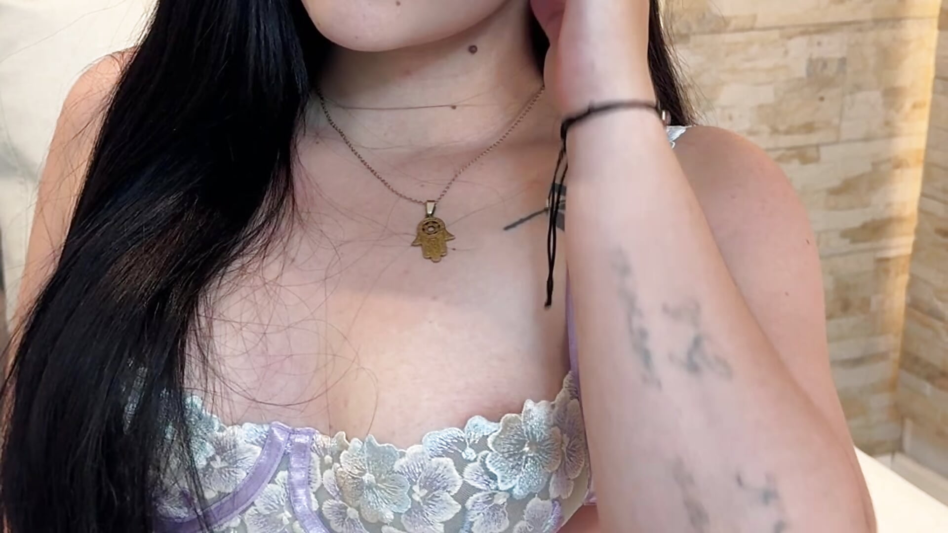 Presentation of me, i am Emma👀 - video by emma_sanz cam model