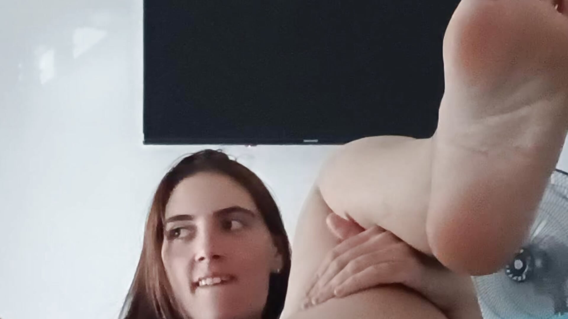 Tocarme - vídeo de la modelo de cam Laparejaideal8
