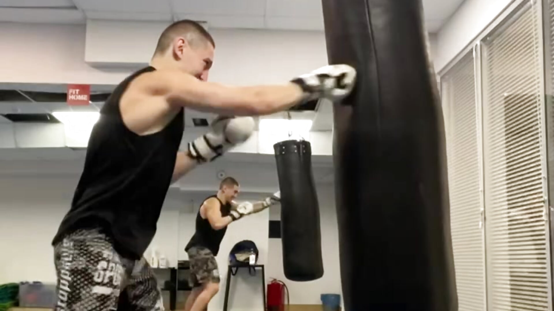 boxing - video oleh model kamera markbodrov