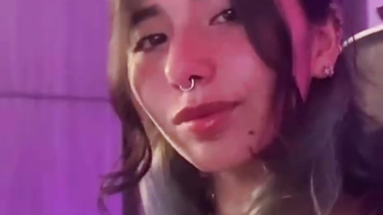 Holaaap:3 – video af IvyStone_ cam-model