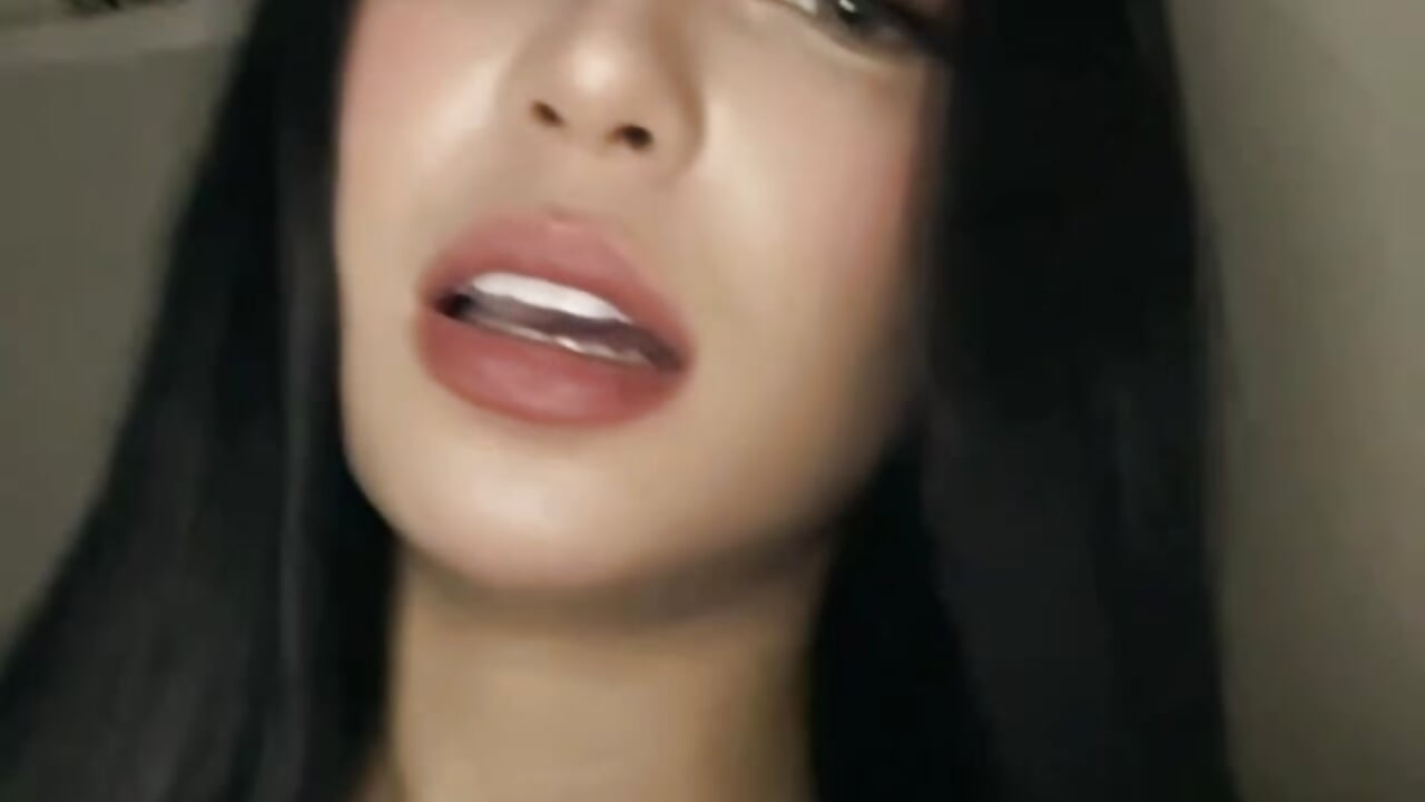 how am i looking - video av ConstancePorrini cam-modell