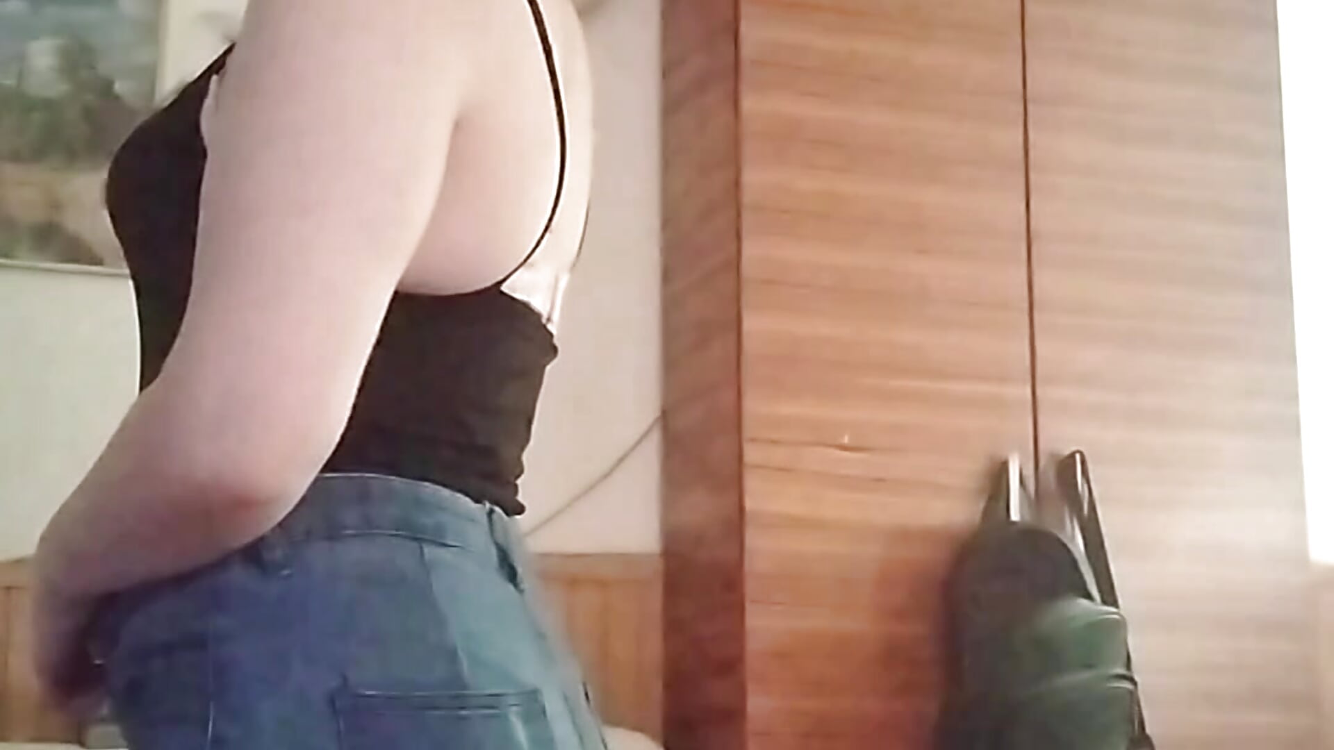 Teljes alakos vetkőzős videó - video av SzexiMacskaAnyuci cam-modell