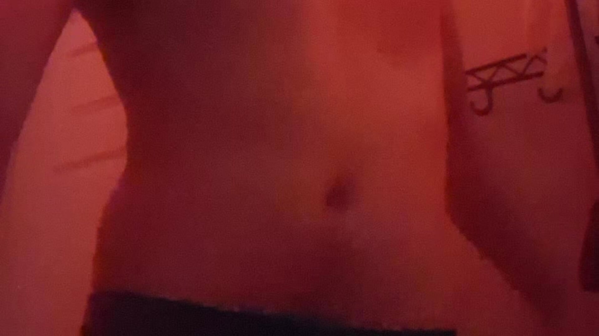 🤤 — filmik Mesobaslamacana, modela(-lki) na kamerkach