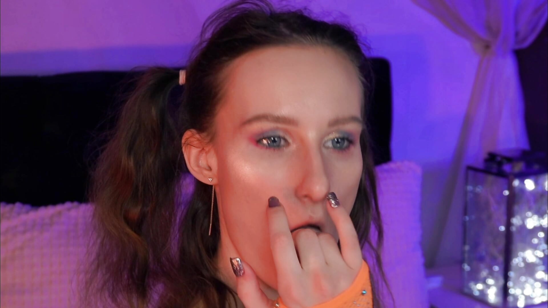 Naughty mouth - video av AriaLiko cam-modell