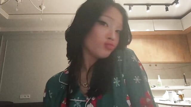 just me^^ - video by so_yeun_ice cam model