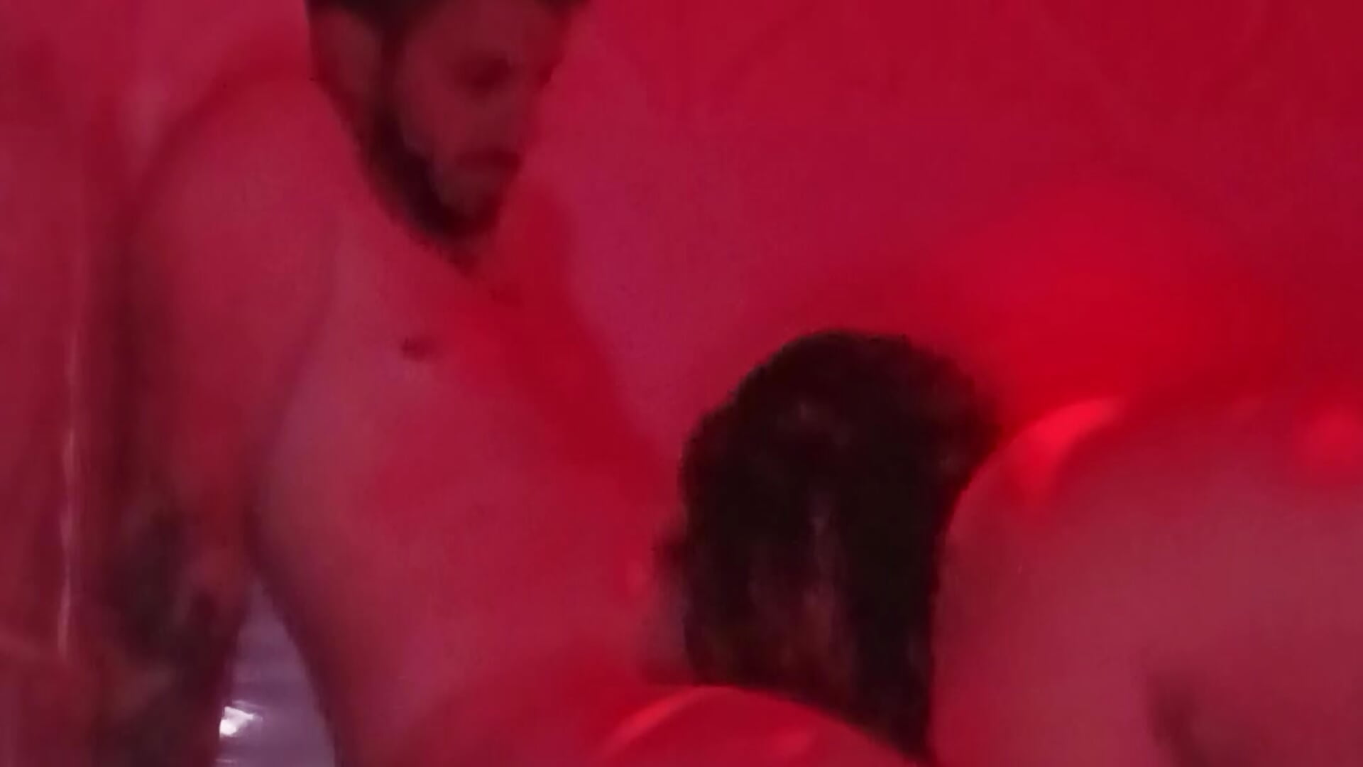 Je suce monsieur en club