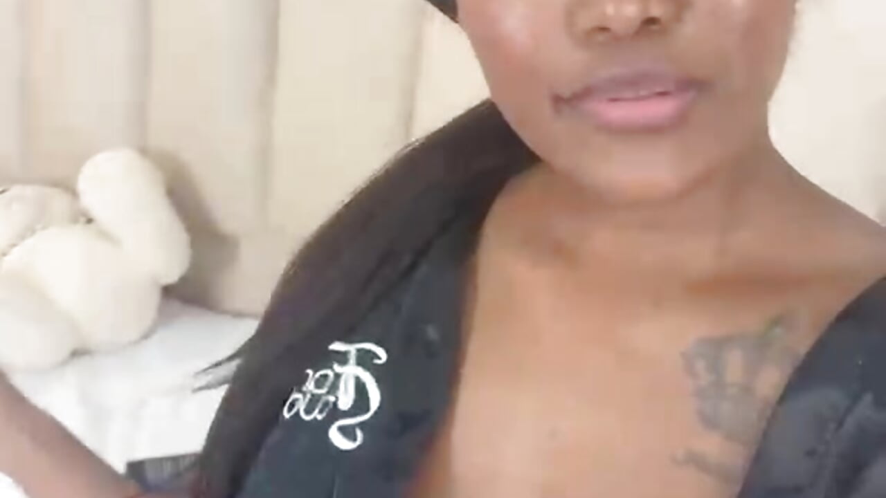 Holas mis bebes - vidéo du modèle de showcams JosselynBrown