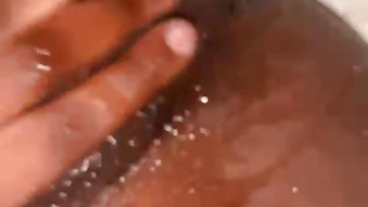 Pussy - video by deechick00 cam model