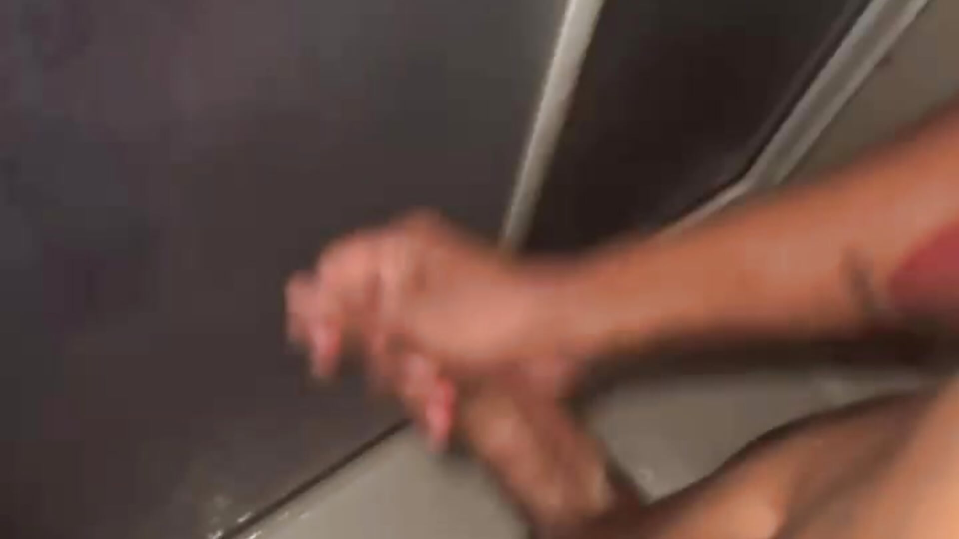 8b89b9d7-0a15-4ee4-9fb1-c010834468e0 - video oleh model kamera DavShi