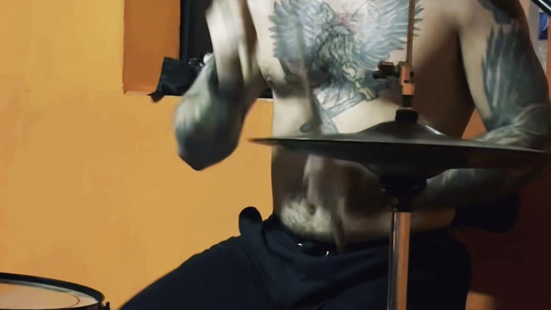 Wild Drummer - video by AndyDrums cam model